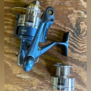 Pelueger supreme spinning fishing reel